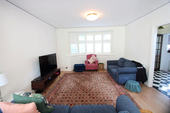 4 Bedroom Terraced House To Rent In Leamington Avenue, Morden, SM4