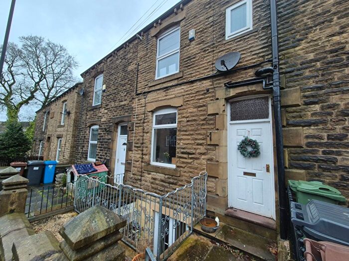 3 Bedroom Terraced House To Rent In Huddersfield Road, Delph, OL3