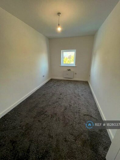 1 Bedroom Flat To Rent In Manchester, Manchester, M40