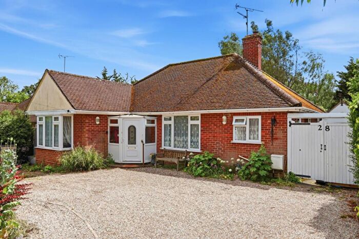 3 Bedroom Bungalow For Sale In Pine Drive, Ingatestone, CM4