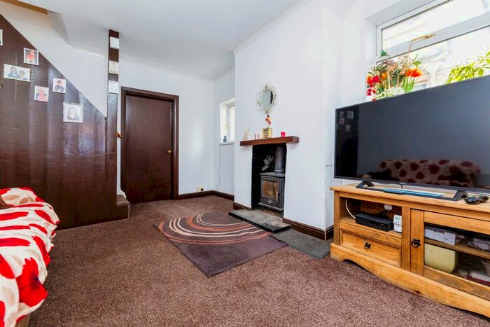 3 Bedroom End Of Terrace House For Sale In Clough Street, Rotherham, S61