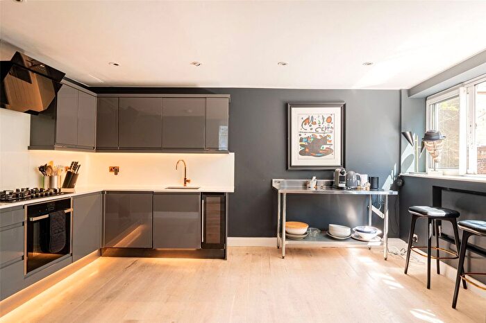 2 Bedroom Flat To Rent In Dunworth Mews, Notting Hill, W11