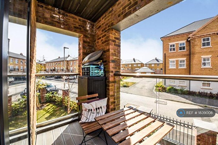2 Bedroom Flat To Rent In Weldon Ebbsfleet Valley, Ebbsfleet Valley, Swanscombe, DA10