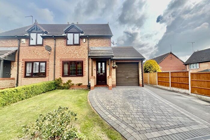 3 Bedroom Semi-Detached House For Sale In Duckham Drive, Aston, Sheffield, S26