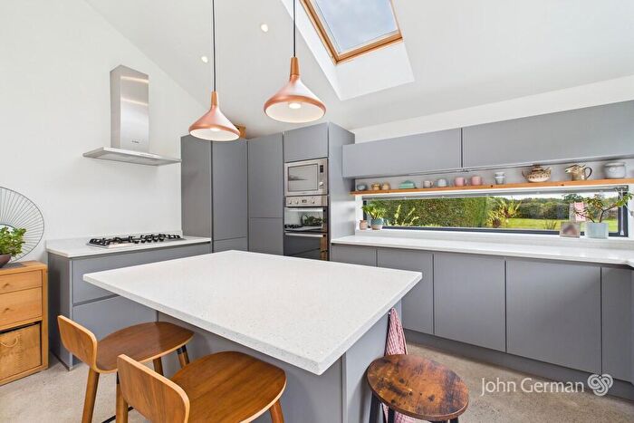 3 Bedroom Detached Bungalow For Sale In Yew Tree Road, Rosliston, DE12