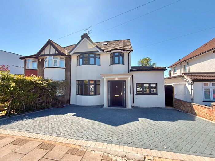 5 Bedroom Semi Detached House For Sale In Twyford Road, Harrow, HA2