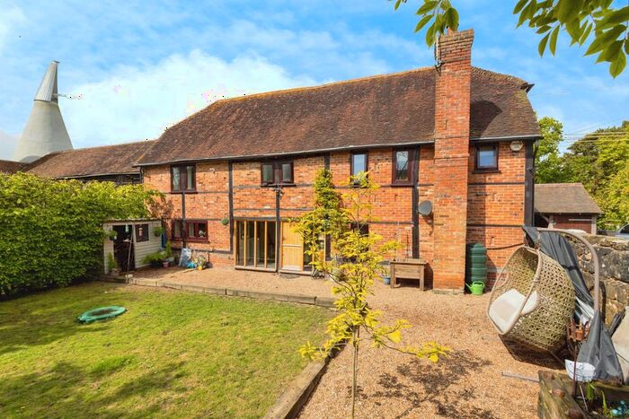 4 Bedroom Link Detached House For Sale In Risden Lane, Hawkhurst, Cranbrook, Kent, TN18