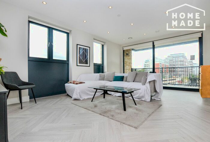2 Bedroom Flat To Rent In Battersea Park Road, Battersea, SW8