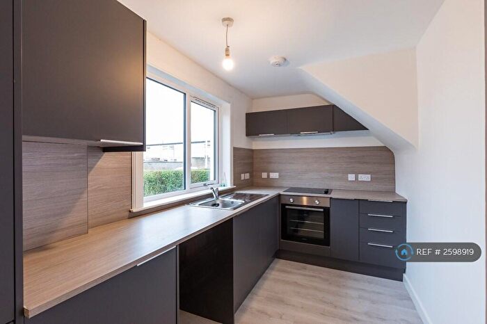 4 Bedroom Terraced House To Rent In Dunbar Court, Glenrothes, KY6