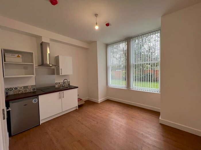 Studio To Rent In Kingston Road, Teddington, TW11