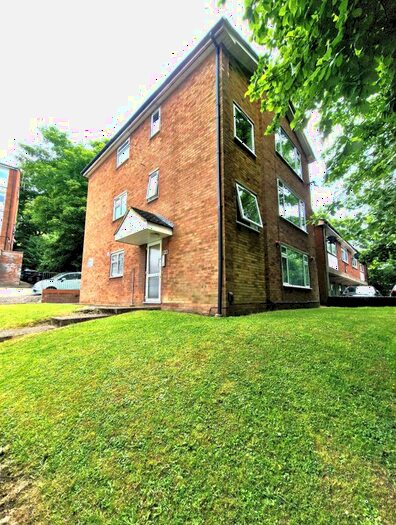 2 Bedroom Flat To Rent In Moulton Rise, Luton, LU2