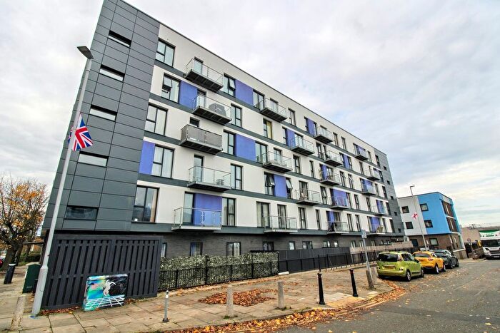 2 Bedroom Flat For Sale In Swingate, Stevenage, SG1