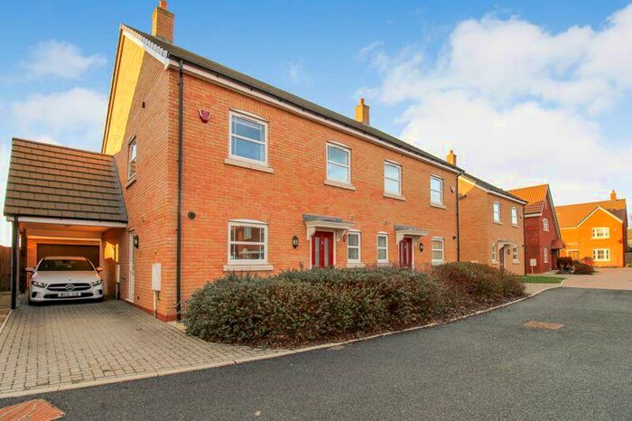 3 Bedroom Semi-Detached House For Sale In The Warrens, Moggerhanger, MK44