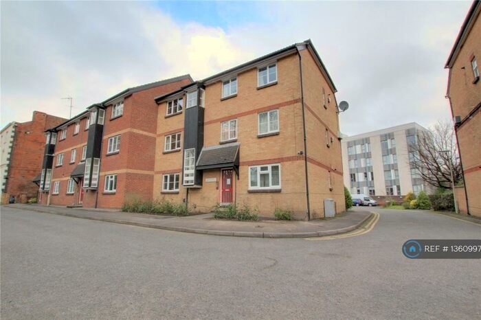 1 Bedroom Flat To Rent In Muirfield Close, Reading, RG1