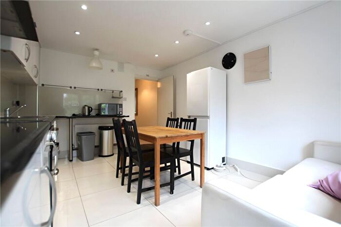 4 Bedroom House To Rent In Brabazon Street, Poplar, London, E14