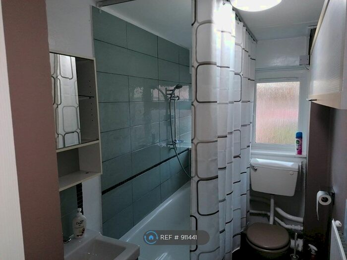 2 Bedroom Flat To Rent In Bracken Avenue, Croydon CR0