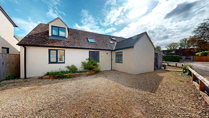 4 Bedroom Detached House For Sale In Park Close, Kirtlington, OX5