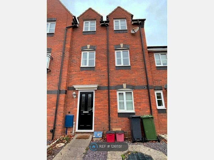 3 Bedroom Semi-Detached House To Rent In Ophelia Drive, Warwick CV34