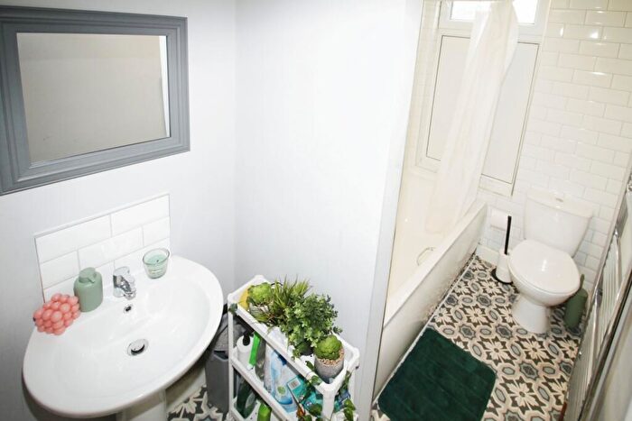 5 Bedroom Terraced House To Rent In Delph Mount, Woodhouse, Leeds, LS6