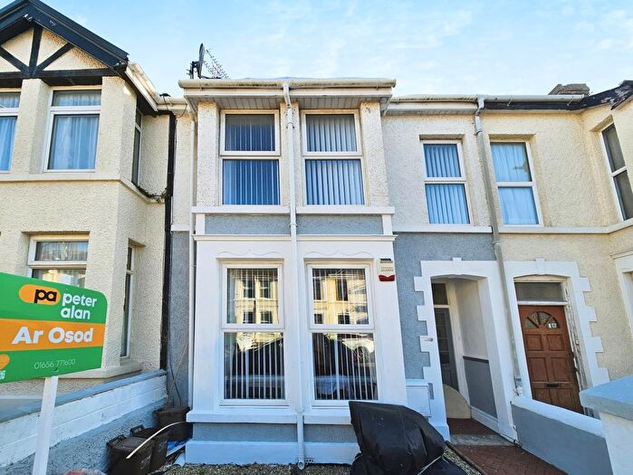 1 Bedroom Flat To Rent In Suffolk Place, Porthcawl, CF36