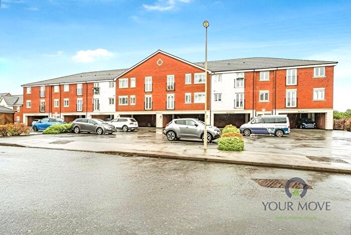 2 Bedroom Flat To Rent In Southgate Way, Dudley, West Midlands, DY1