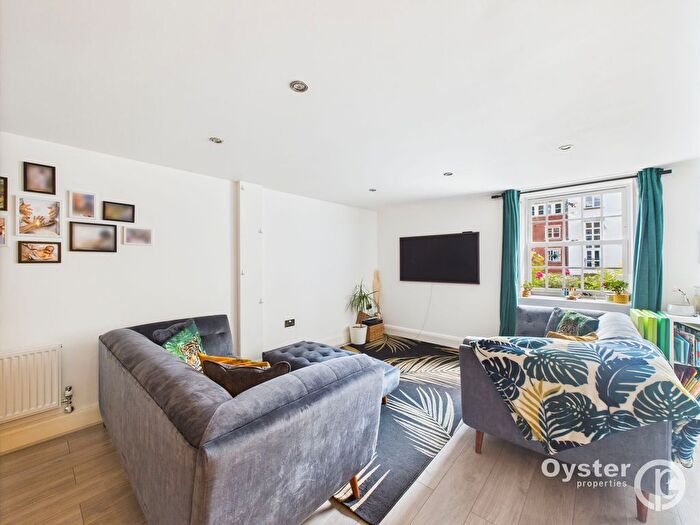 2 Bedroom Flat For Sale In Cottage Close, Harrow, HA2