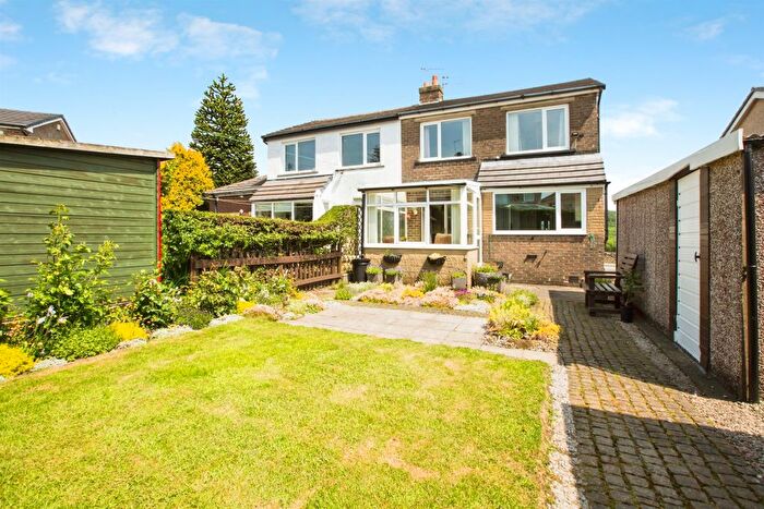 3 Bedroom Semi-Detached House For Sale In Riley Lane, Halifax, HX2