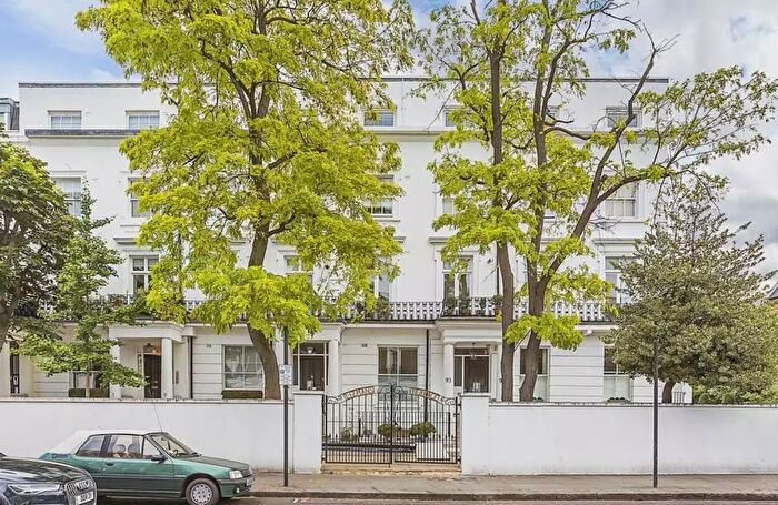 3 Bedroom Flat To Rent In Earls Court Road, London, W8