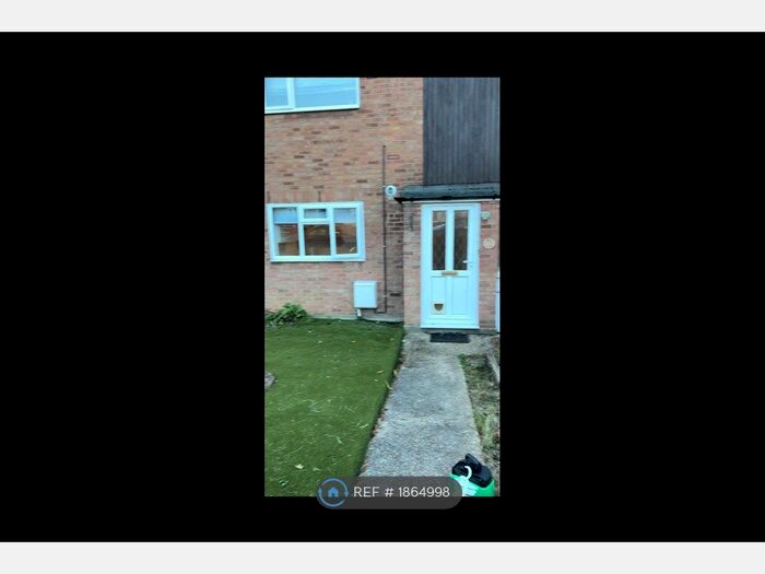 2 Bedroom Maisonette To Rent In Bridge Avenue, Upminster, RM14