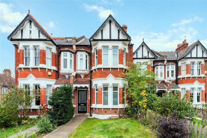 2 Bedroom Apartment To Rent In Lancaster Avenue, West Norwood, London, SE27
