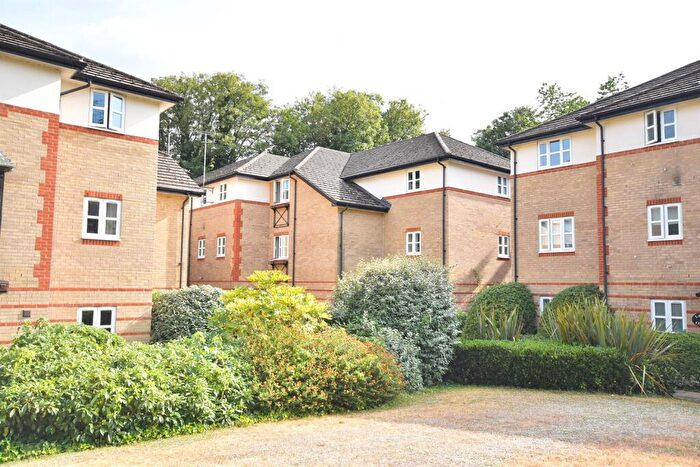 2 Bedroom Apartment For Sale In Caversham, Reading, RG4