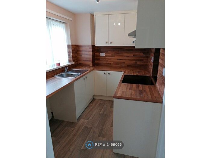 3 Bedroom Terraced House To Rent In Swinderby Garth, Hull, HU7