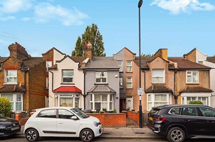 3 Bedroom Terraced House For Sale In Bensham Lane, Thornton Heath, CR7