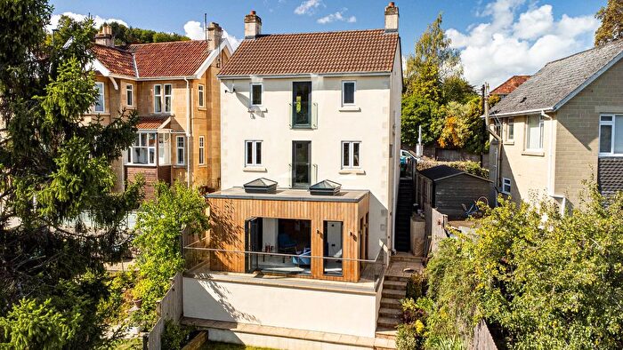 3 Bedroom Detached House For Sale In Wellsway, Bath, BA2