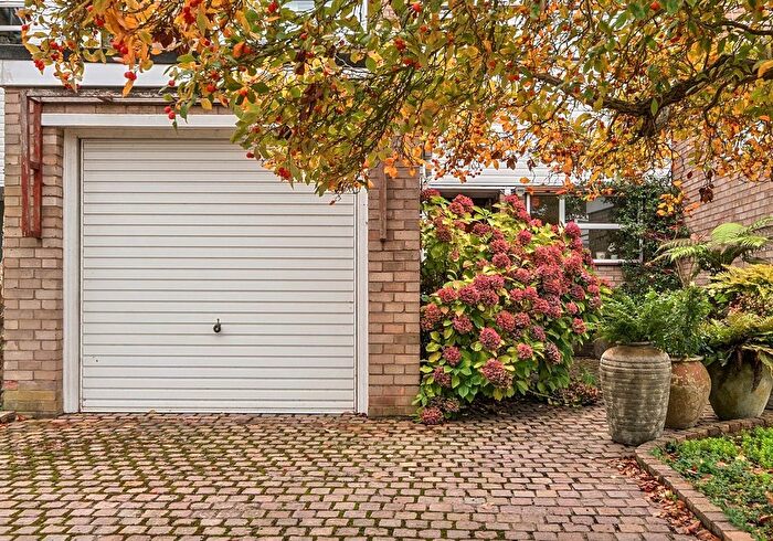3 Bedroom Terraced House For Sale In Hardwick Green, London, W13
