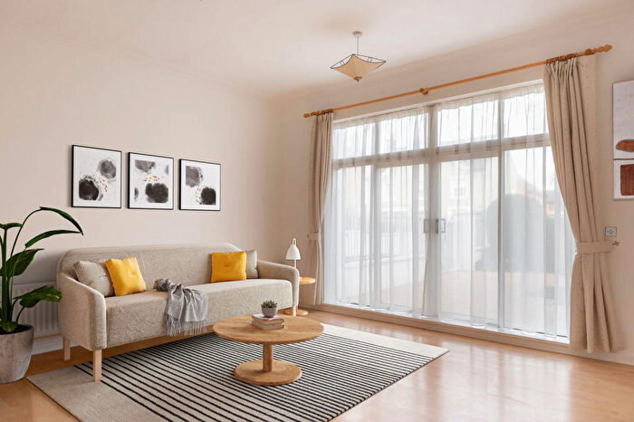 2 Bedroom Apartment For Sale In The Rex Apartments, Berkhamsted, Hertfordshire, HP4