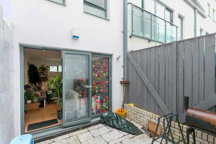 2 Bedroom Duplex To Rent In Yale Terrace, Mitford Road, Islington, N19