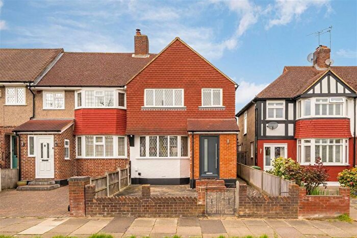3 Bedroom Property For Sale In Jevington Way, Lee, SE12