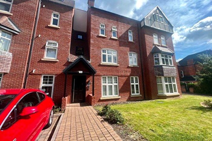 3 Bedroom Flat To Rent In Wake Green Road, Birmingham, B13