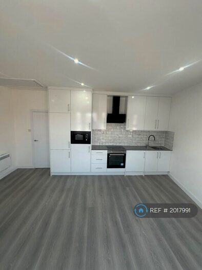 2 Bedroom Flat To Rent In Kensington Road, Reading, RG30