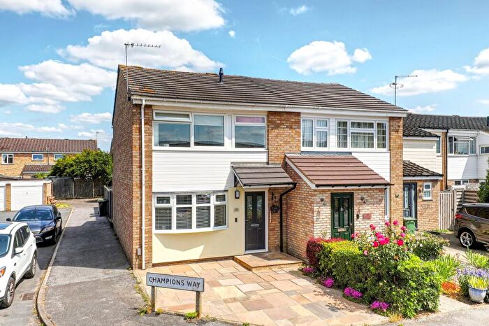 3 Bedroom Semi-Detached House For Sale In Champions Way, Hoddesdon, EN11