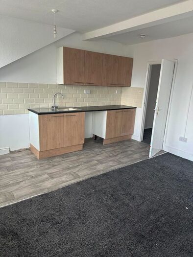 1 Bedroom Flat To Rent In Farcliffe Road Flat, Bradford, BD8