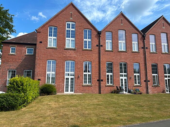 2 Bedroom Flat To Rent In Devonshire Drive, Eastwood, Nottingham, NG16