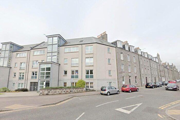 3 Bedroom Flat For Sale In , Dee Village, Millburn St, Rd Floor Flat, Aberdeen, AB11