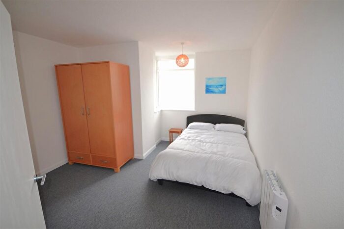 3 Bedroom Flat To Rent In Royal Parade, Eastbourne, BN22