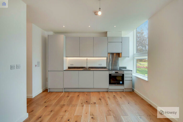 1 Bedroom Flat To Rent In Regent House, The Gore, Basildon, SS14