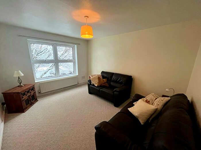1 Bedroom Apartment To Rent In By The Mount, Welwyn Garden City, AL7