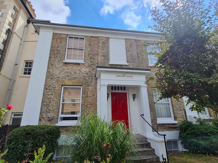 1 Bedroom Flat To Rent In Dover Street, Ryde, PO33