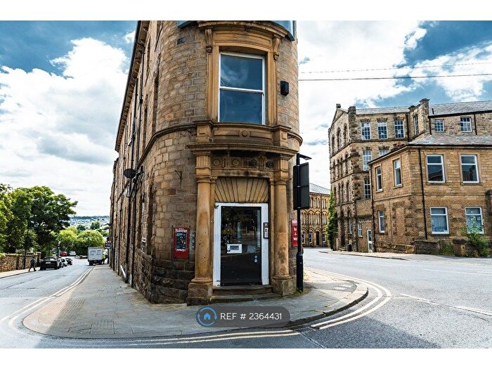 1 Bedroom Flat To Rent In Wellington Road, Dewsbury, WF13