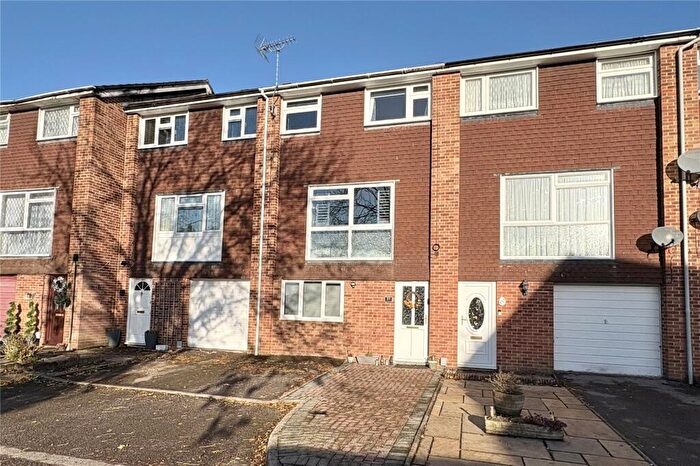 3 Bedroom Terraced House For Sale In Cambridge Road, Aldershot, Hampshire, GU11